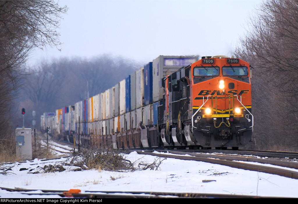 BNSF 7606